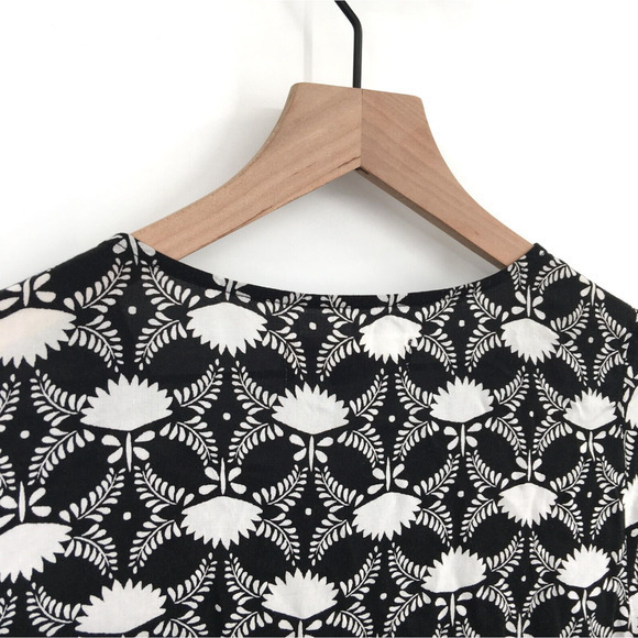 EUC Old Navy Size Large Black White Floral Peplum Short Sleeve Blouse - Picture 6 of 13